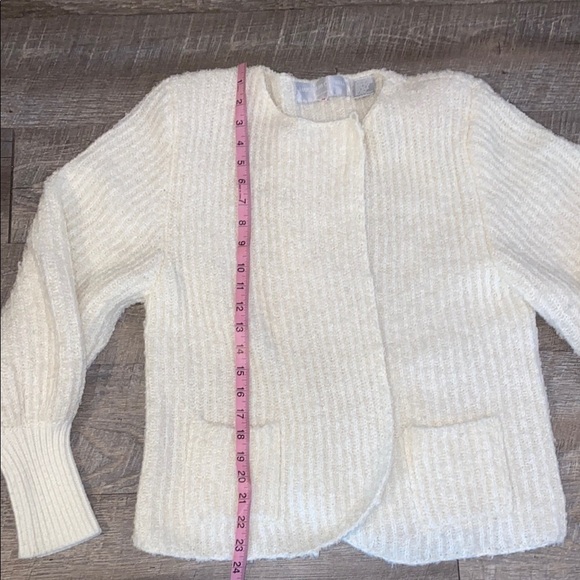 Vintage Cream Chunky Knit Cardigan with Ribbed Pattern and shoulder pads - Picture 9 of 12